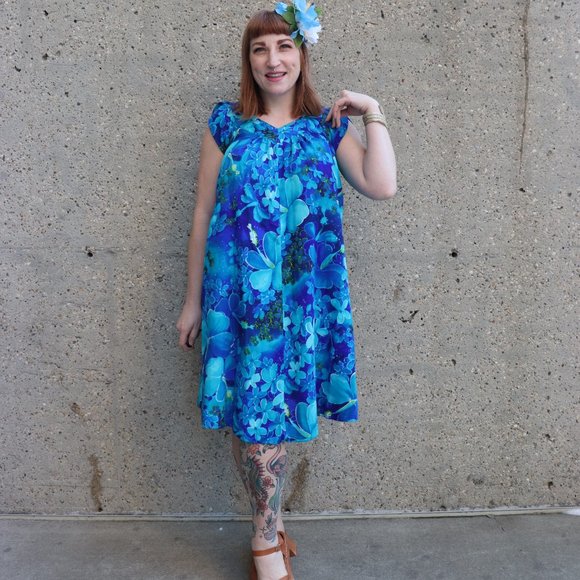 1970s hibiscus Hawaiian muu muu - Picture 2 of 7